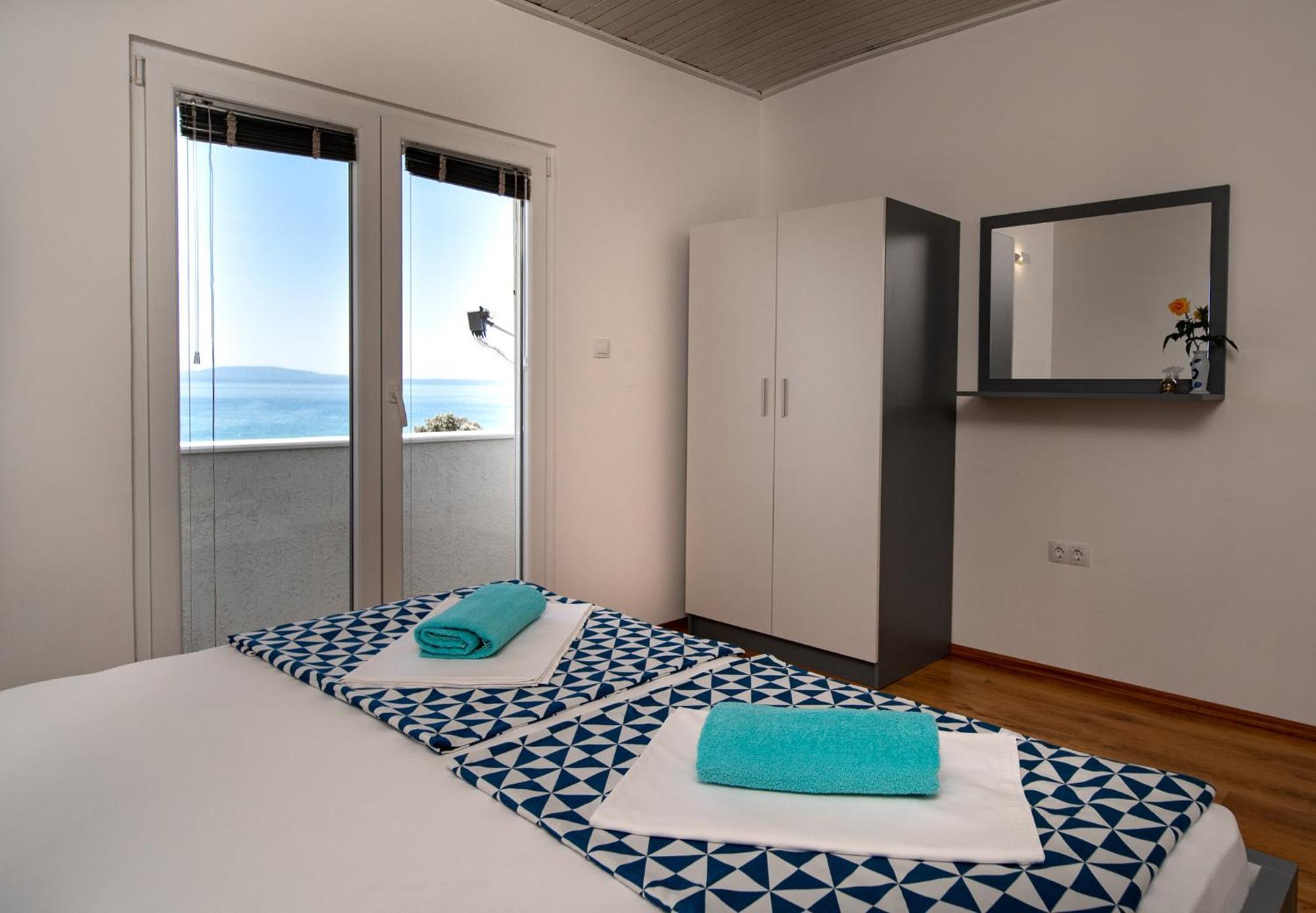 Apartments & Rooms Fam Ribaric Банёл Экстерьер фото