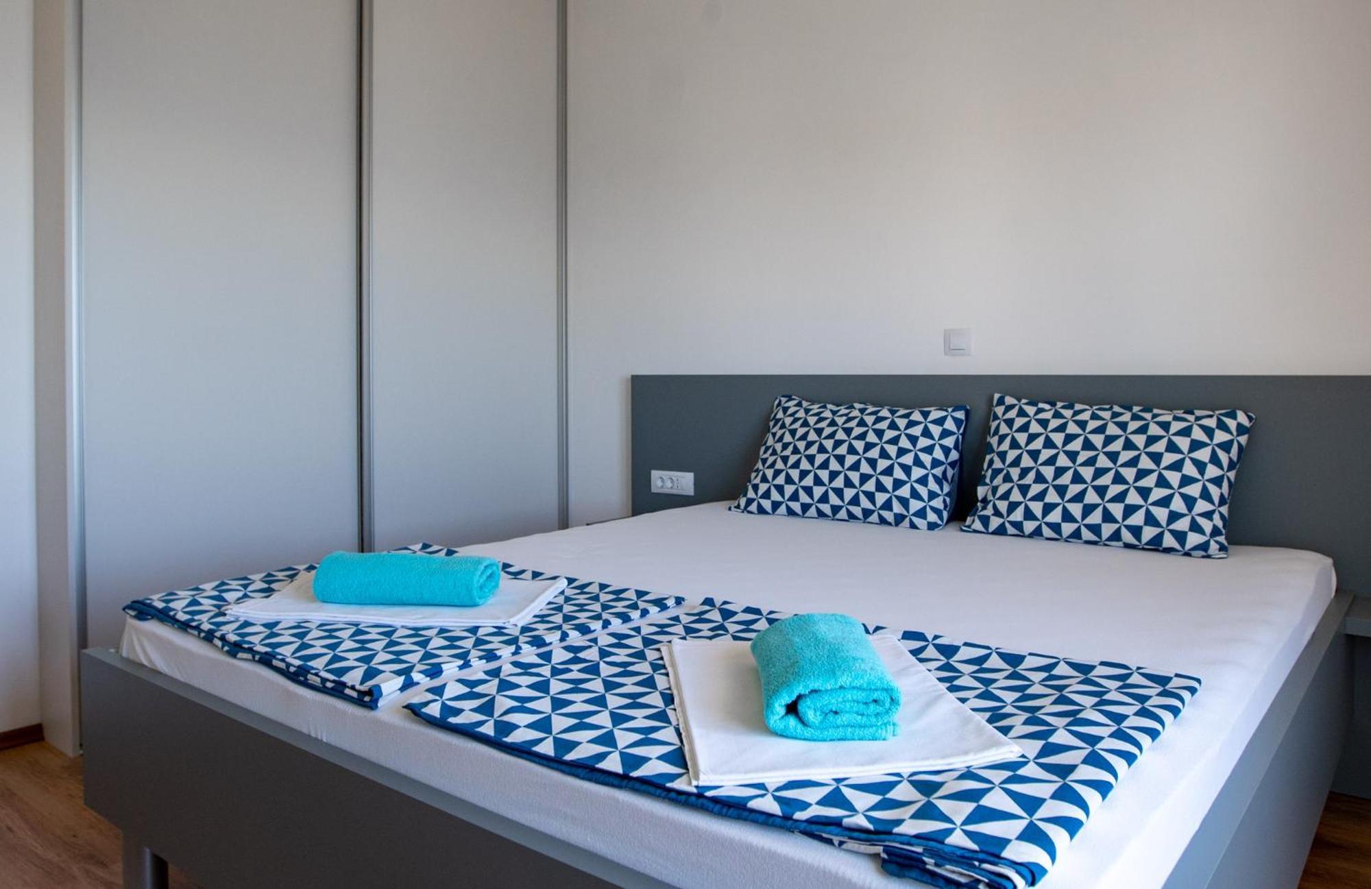 Apartments & Rooms Fam Ribaric Банёл Экстерьер фото