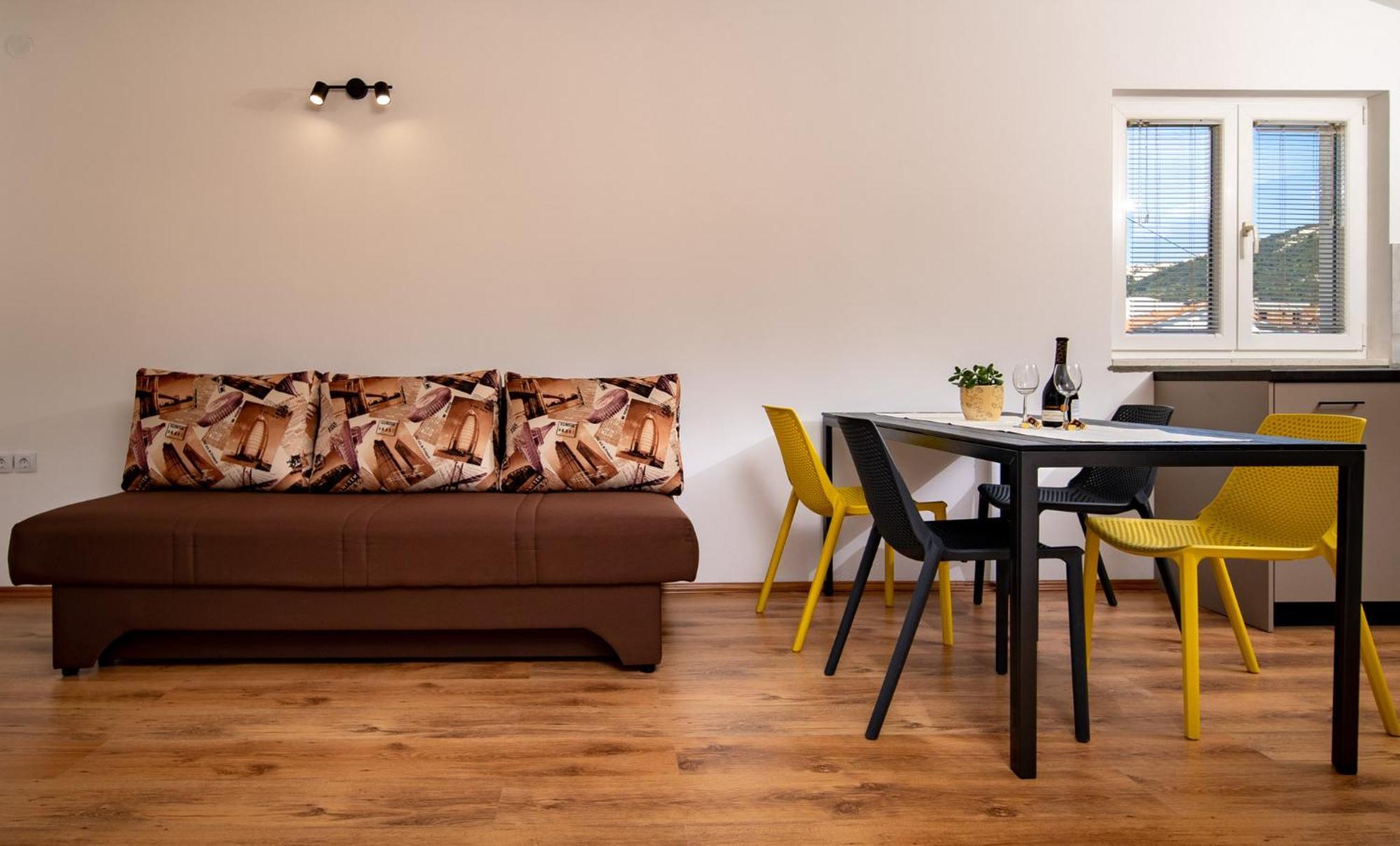 Apartments & Rooms Fam Ribaric Банёл Экстерьер фото