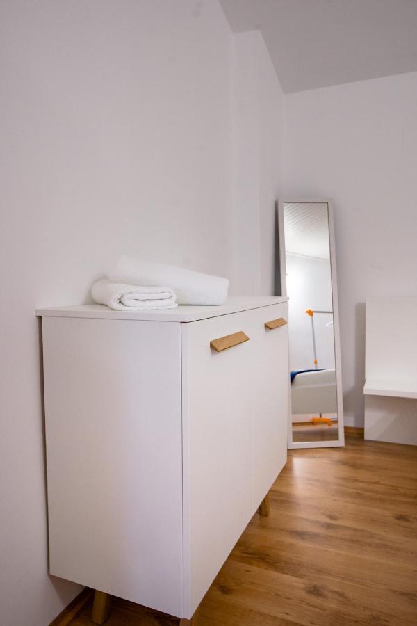 Apartments & Rooms Fam Ribaric Банёл Экстерьер фото
